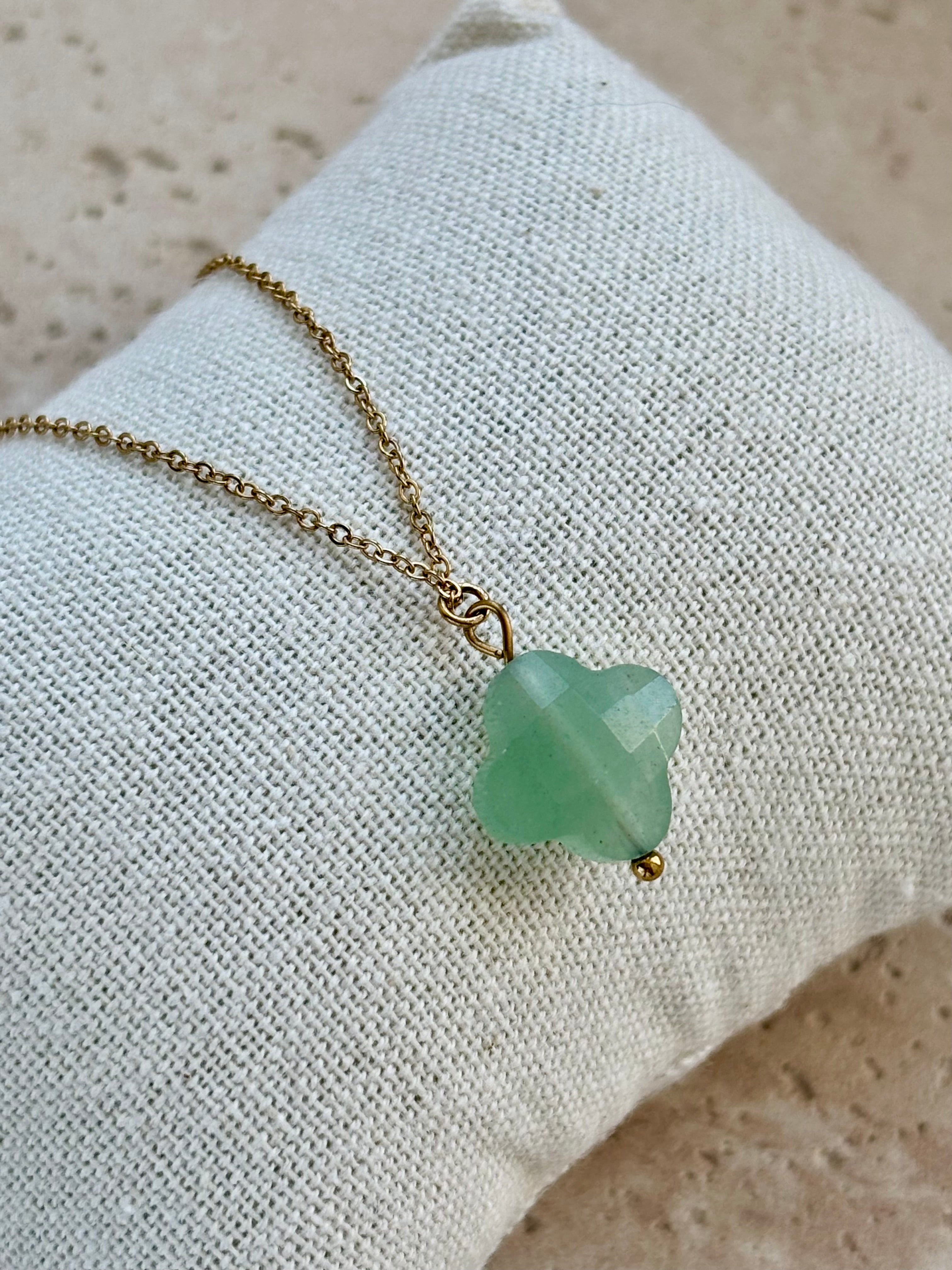 Collier Trèfle Aventurine Verte – Chance & Renouveau | Bijou Pierre Naturelle en Acier Inoxydable Doré