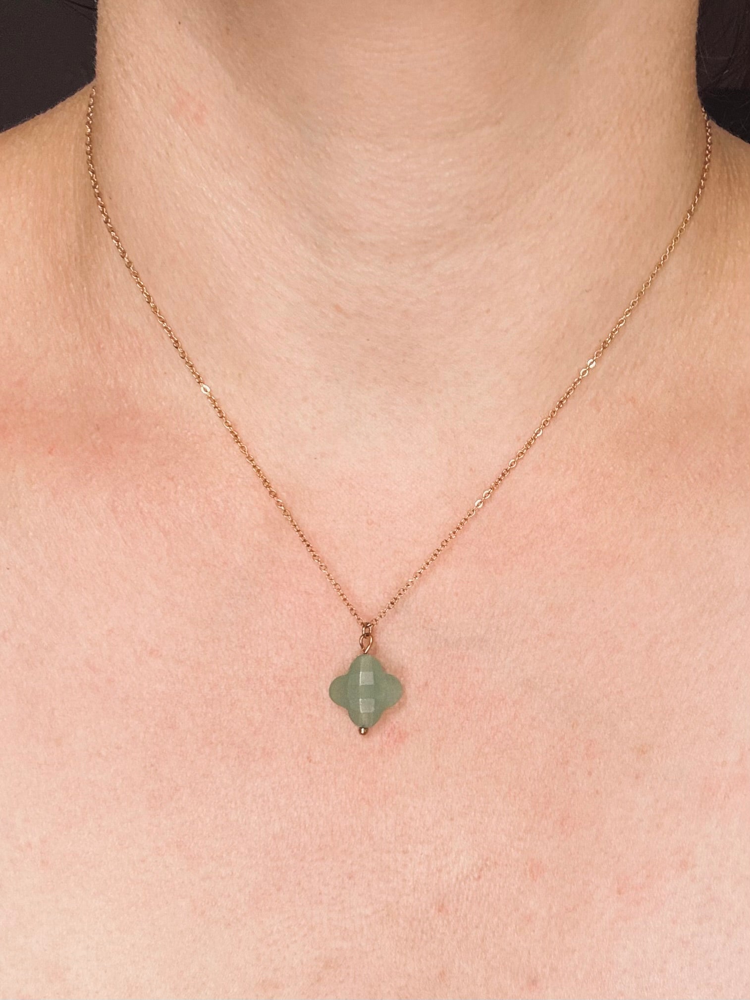 Collier Trèfle Aventurine Verte – Chance & Renouveau | Bijou Pierre Naturelle en Acier Inoxydable Doré