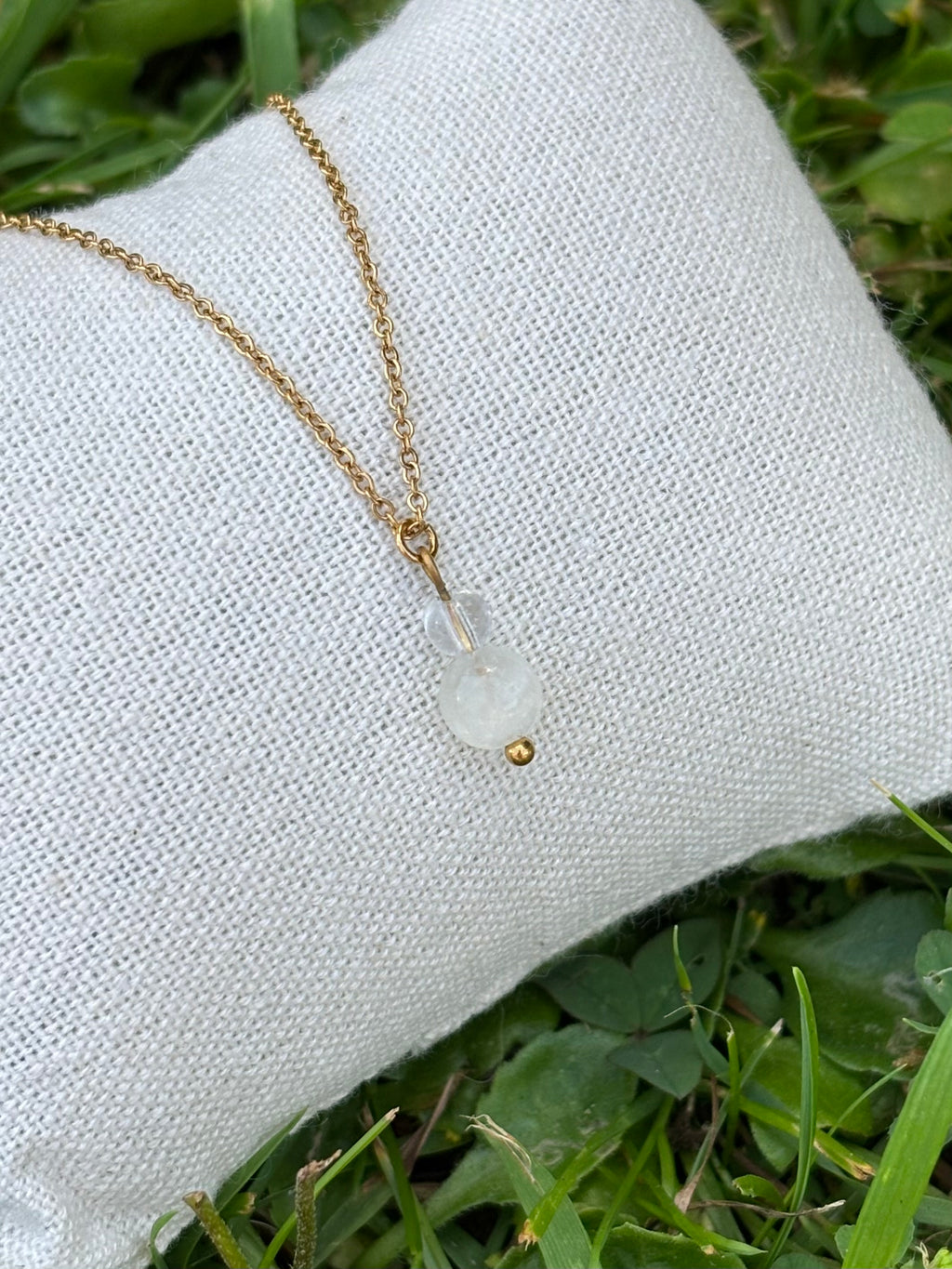 Collier Naissance Juin – Pierre de Lune & Cristal de Roche | Bijou Lumière Intérieure