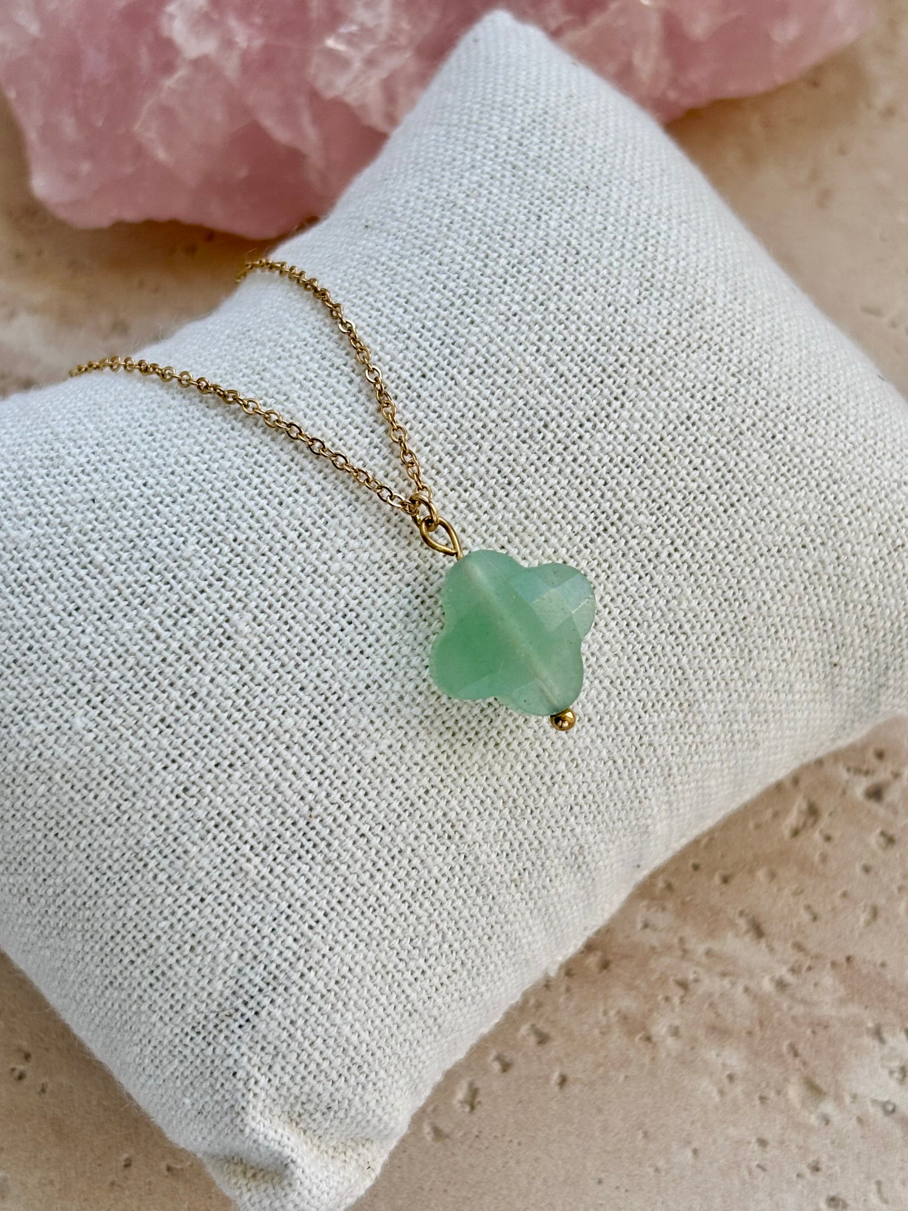 Collier Trèfle Aventurine Verte – Chance & Renouveau | Bijou Pierre Naturelle en Acier Inoxydable Doré