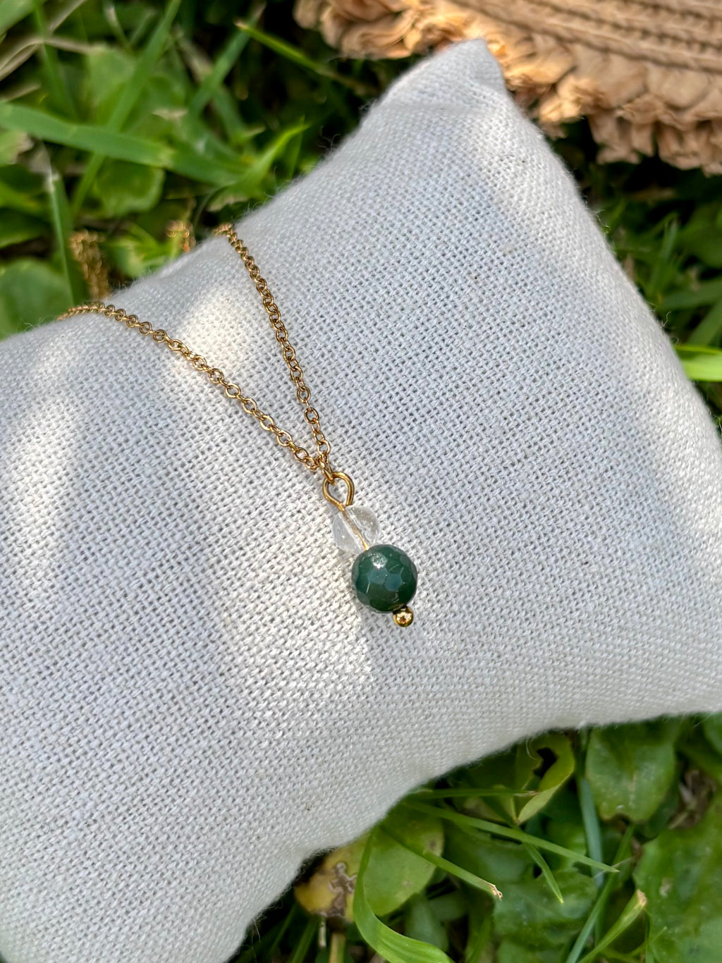 Collier Naissance Août – Agate Mousse & Cristal de Roche | Bijou Nature & Harmonie
