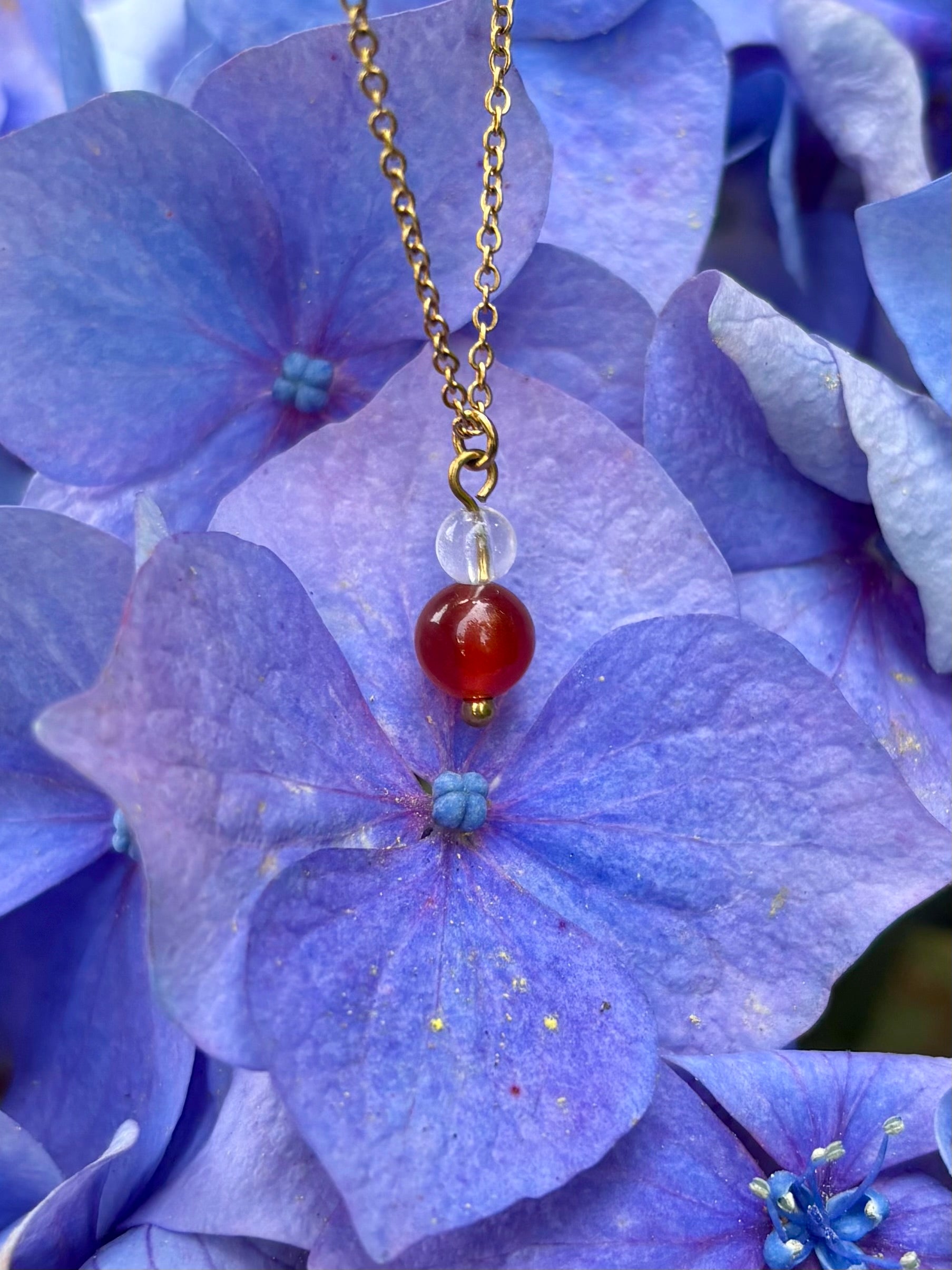 Collier Naissance Juillet – Cornaline & Cristal de Roche | Bijou Énergie & Confiance